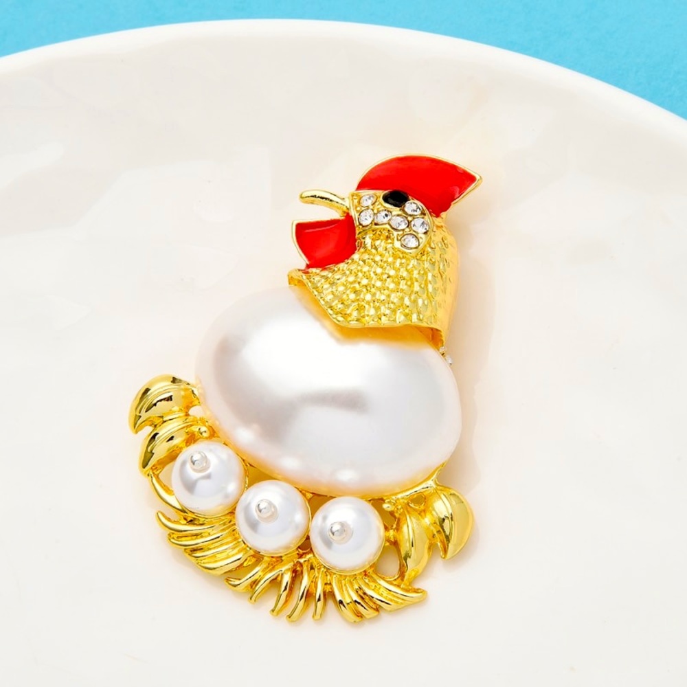 Beautiful hen chicken brooch pin with pearls on nest gold New Spring animal farm